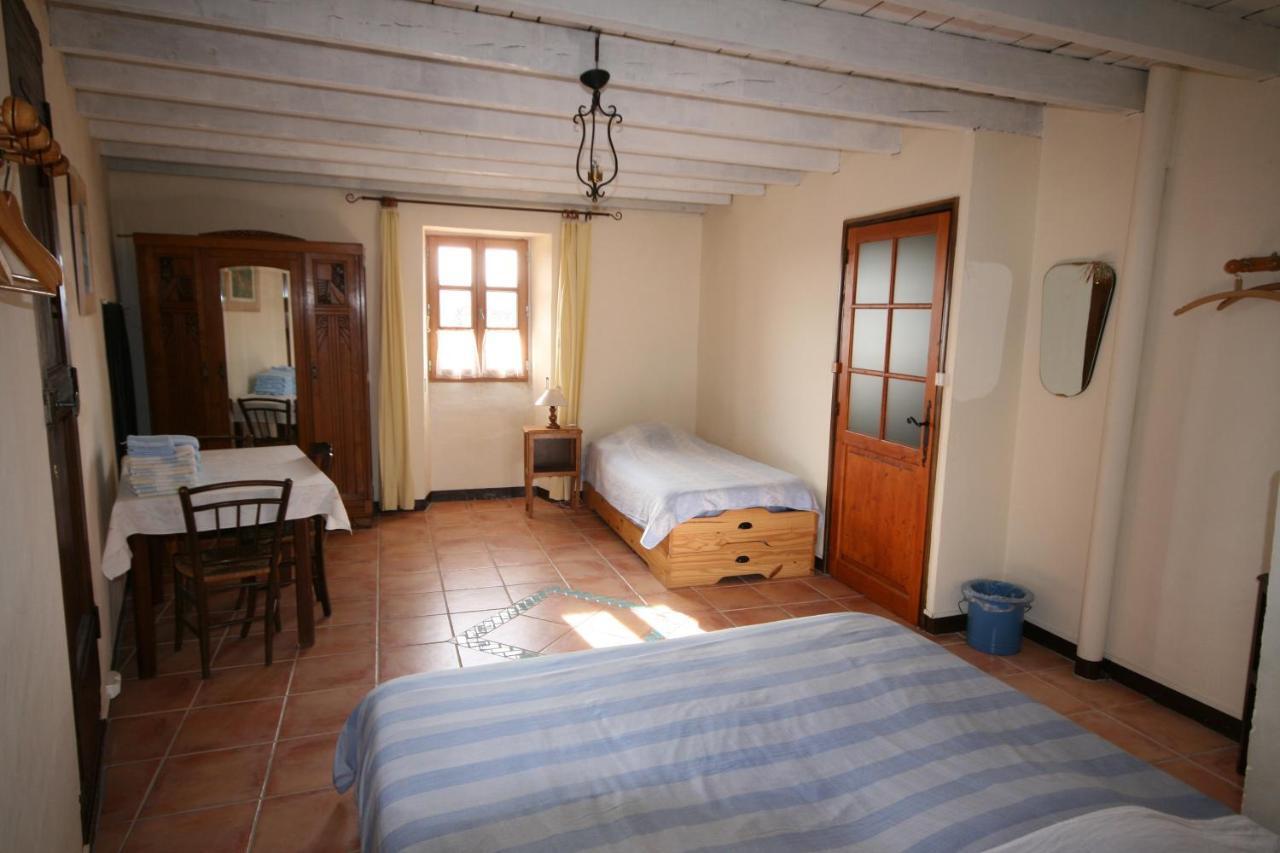 Mas Des Tours Chambre D'Hotes Tornac Exteriör bild
